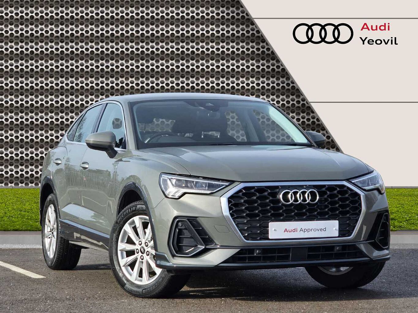 Main listing image - Audi Q3