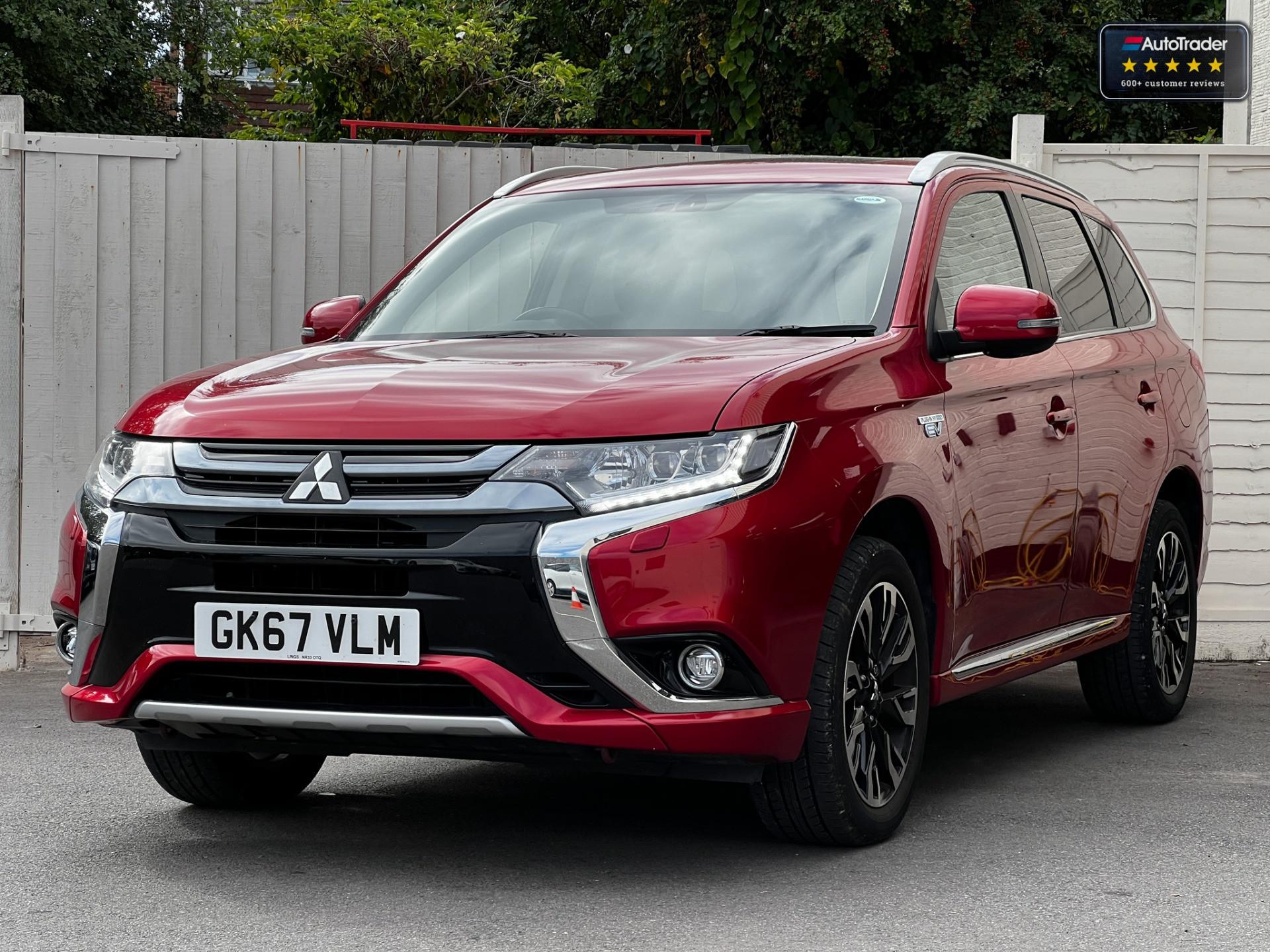 Main listing image - Mitsubishi Outlander