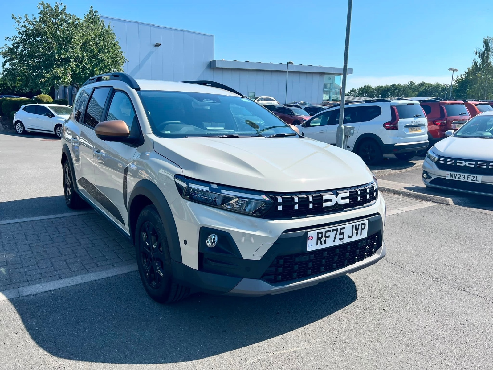 Main listing image - Dacia Jogger