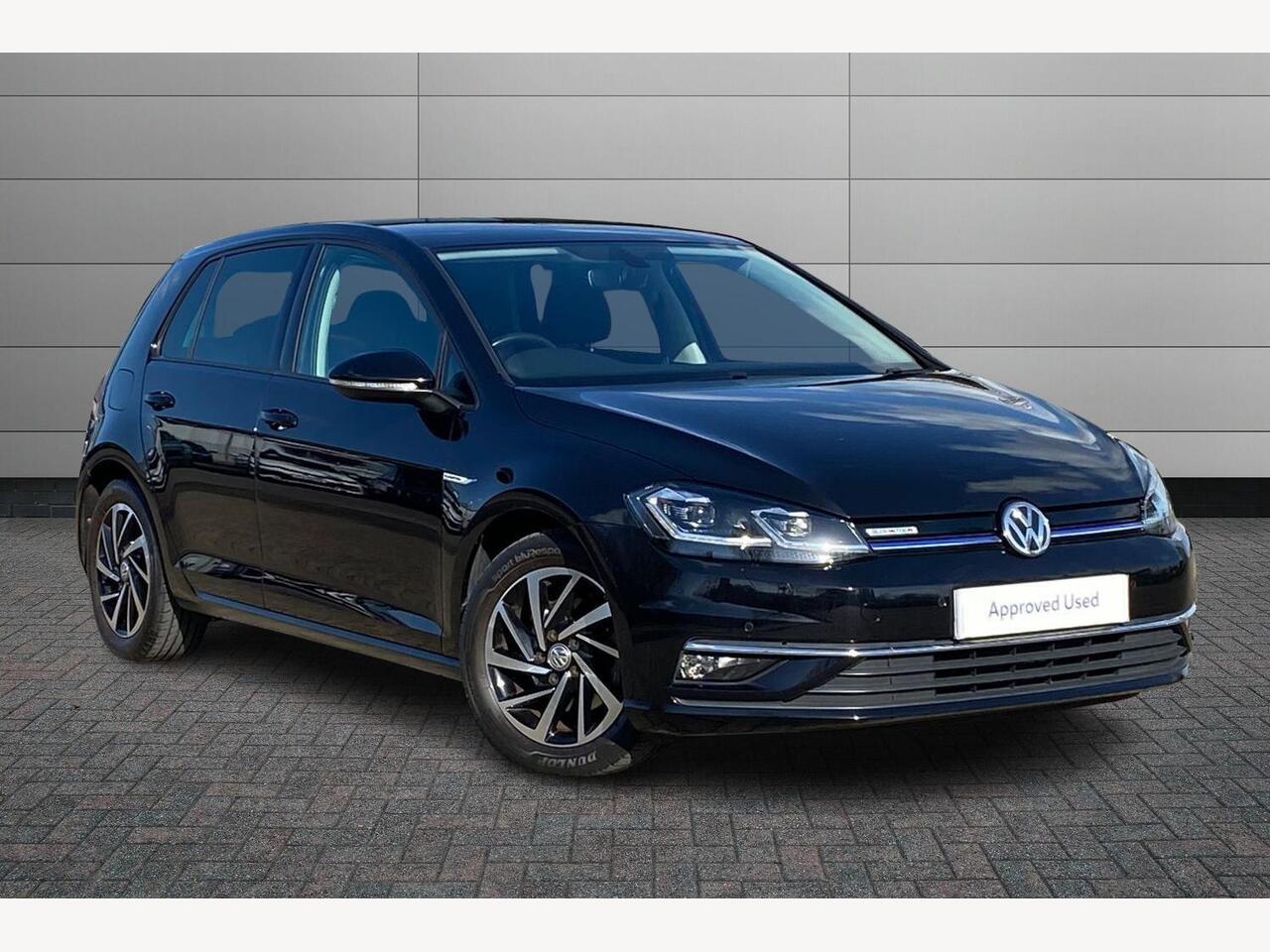 Main listing image - Volkswagen Golf