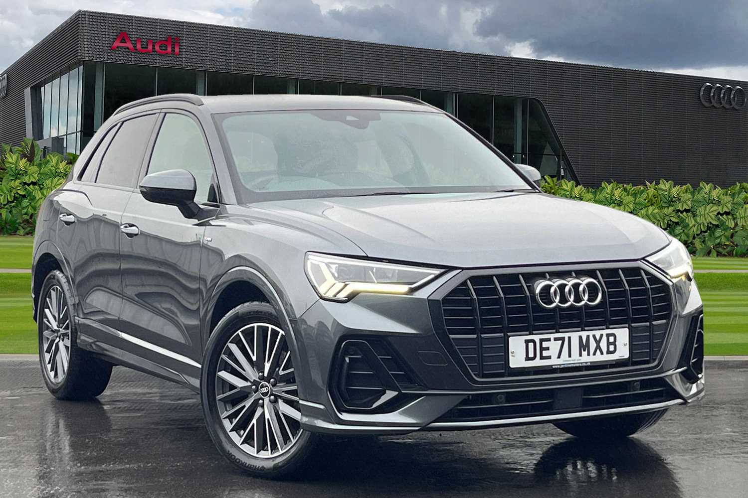 Main listing image - Audi Q3