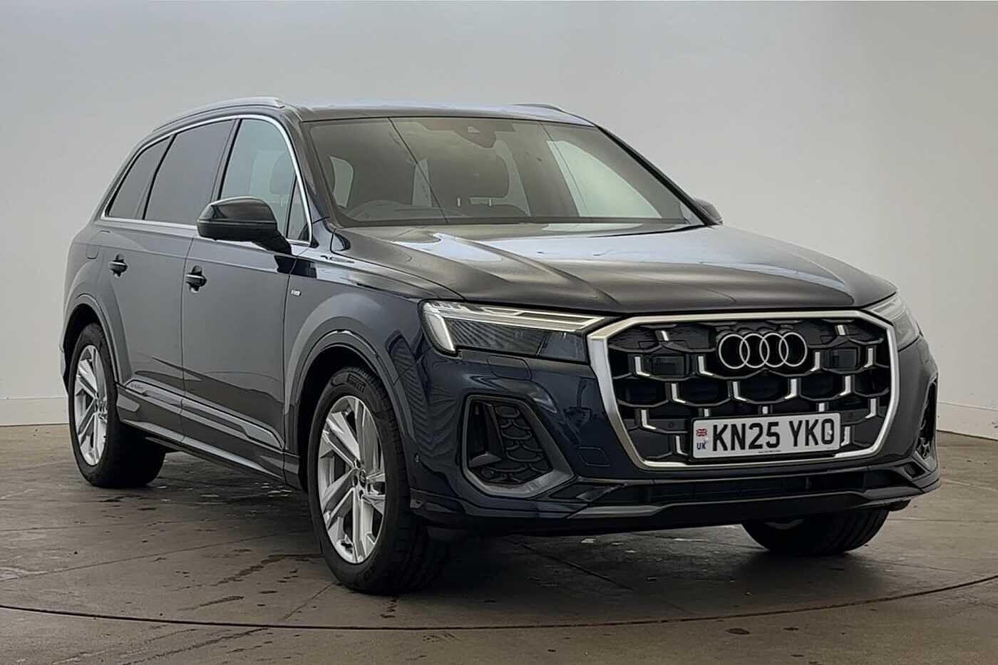 Main listing image - Audi Q7