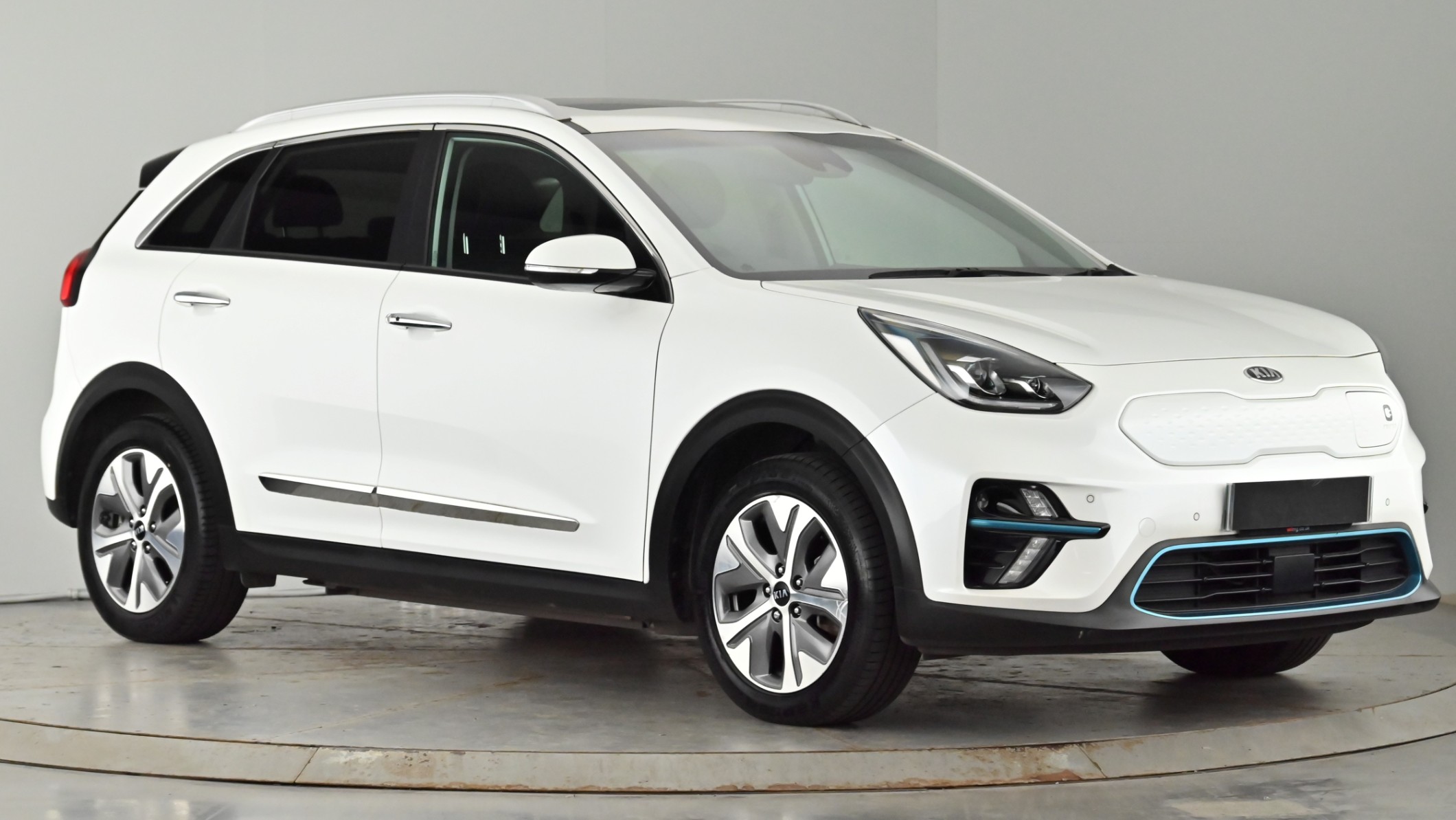 Main listing image - Kia e-Niro