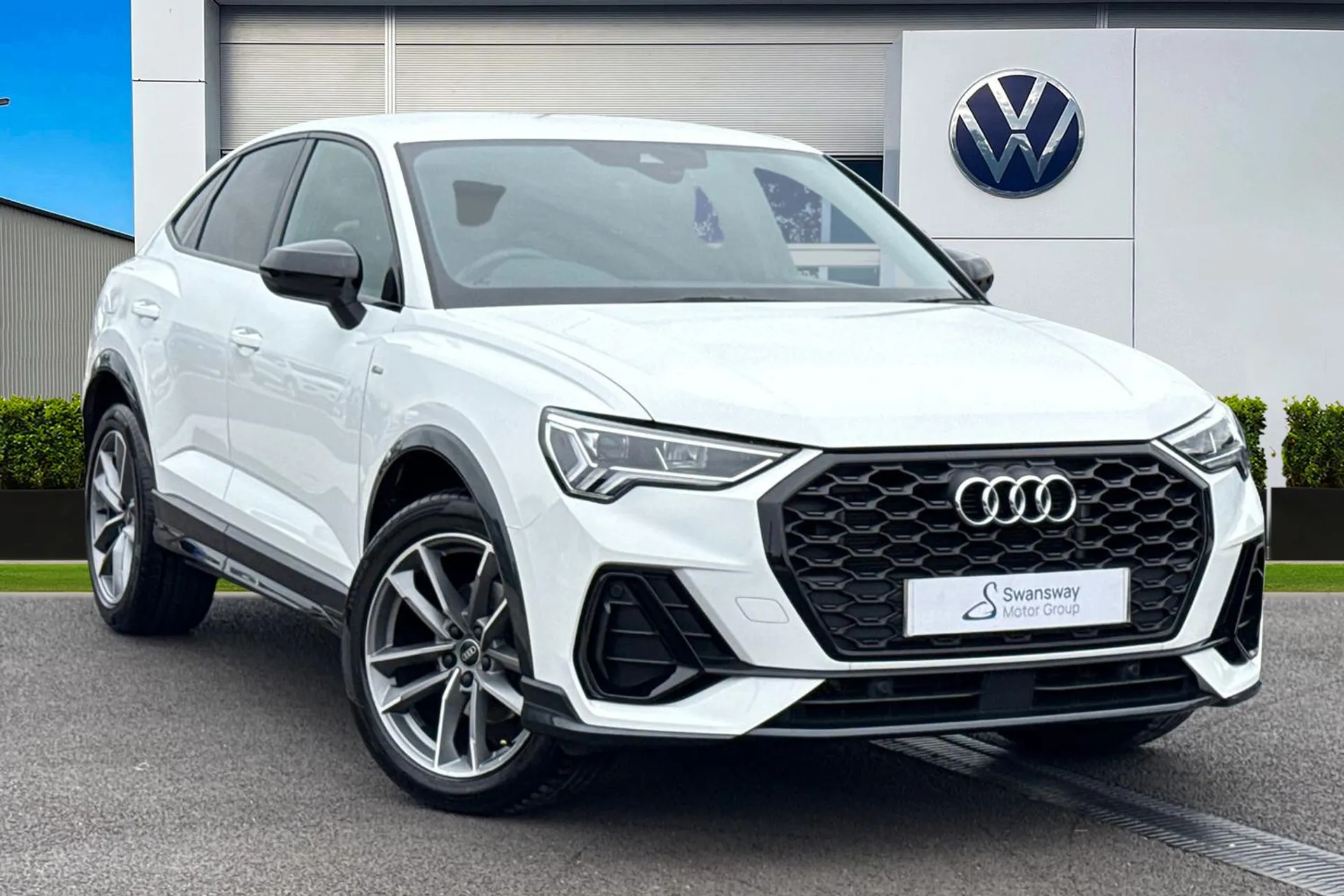 Main listing image - Audi Q3