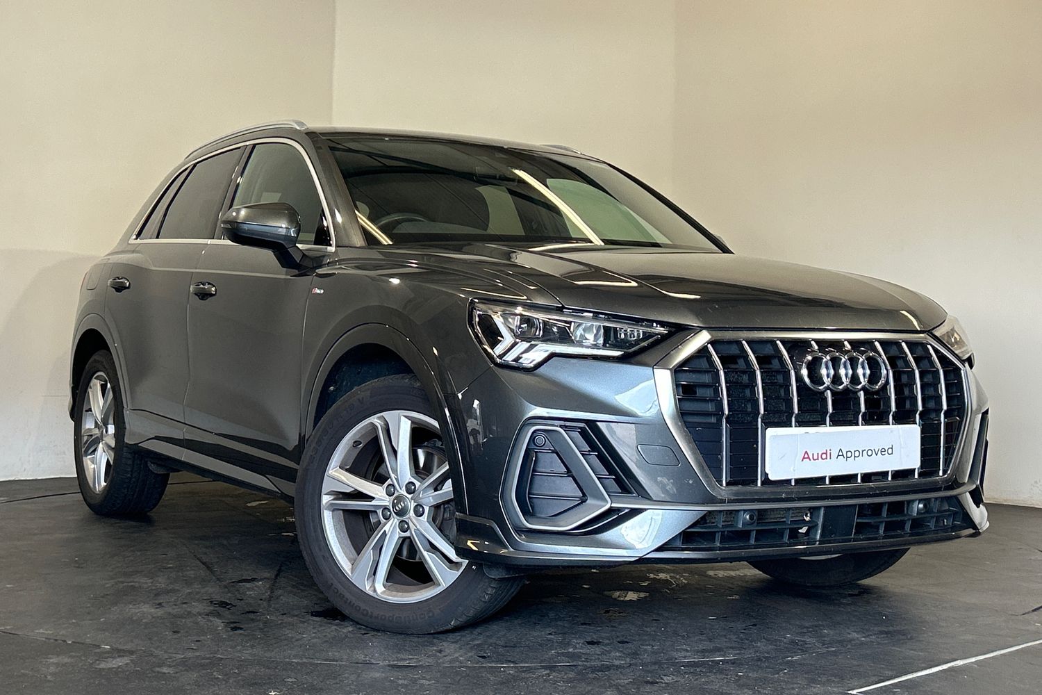 Main listing image - Audi Q3