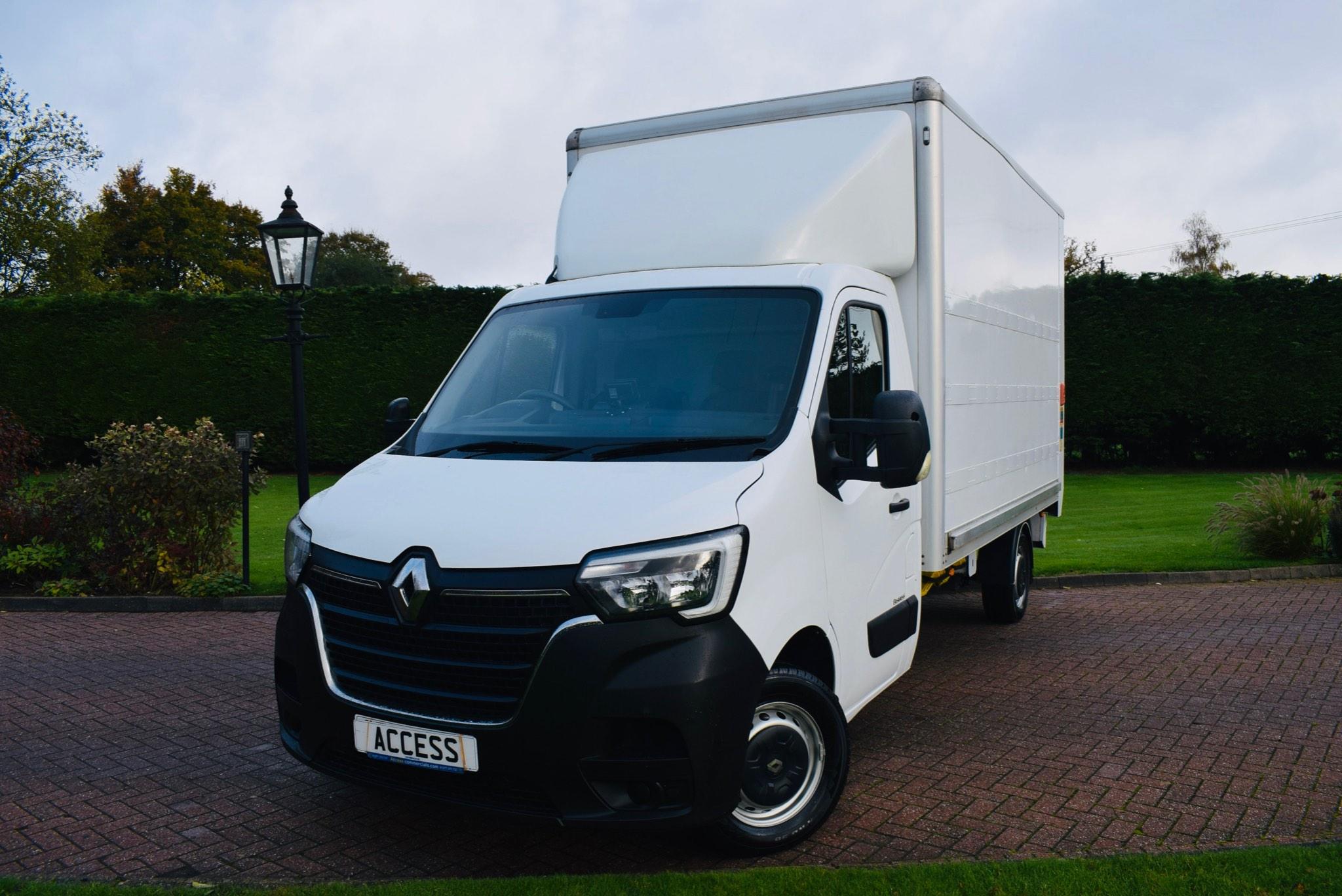 Main listing image - Renault Master