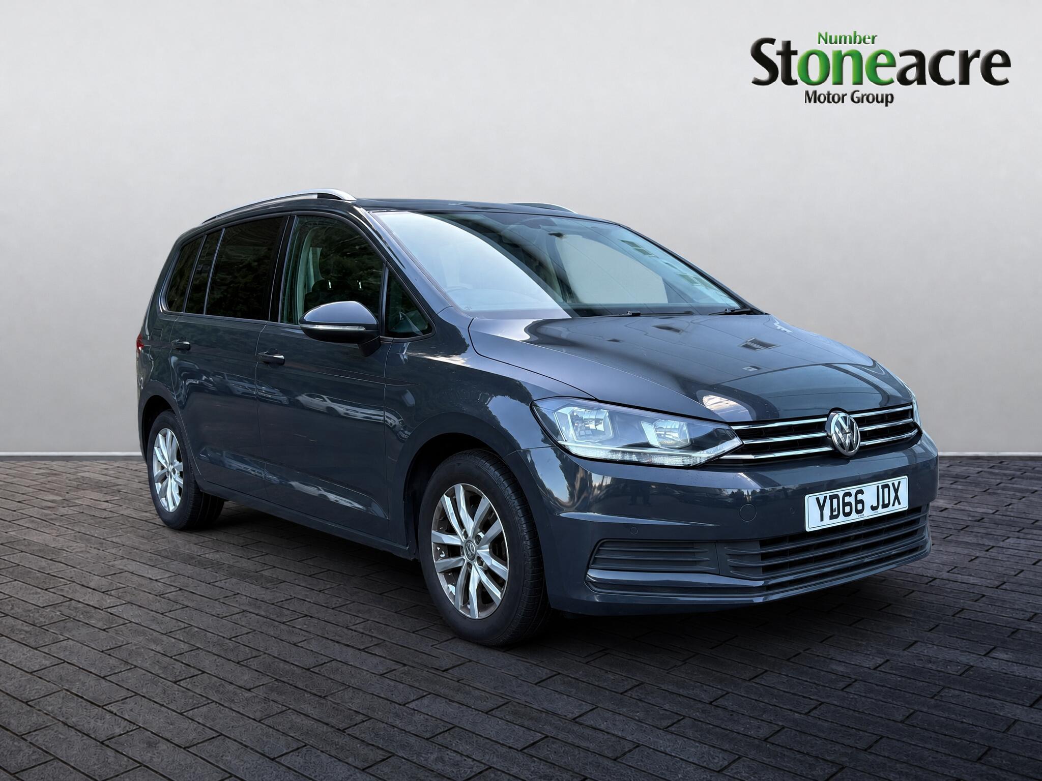 Main listing image - Volkswagen Touran