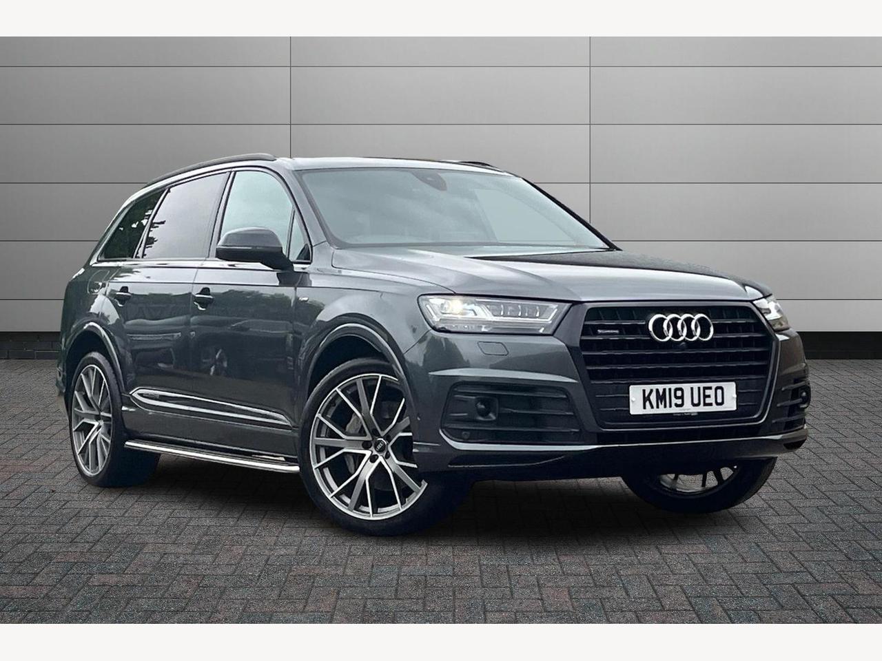 Main listing image - Audi Q7
