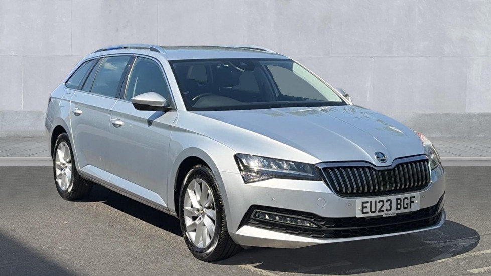 Main listing image - Skoda Superb Estate