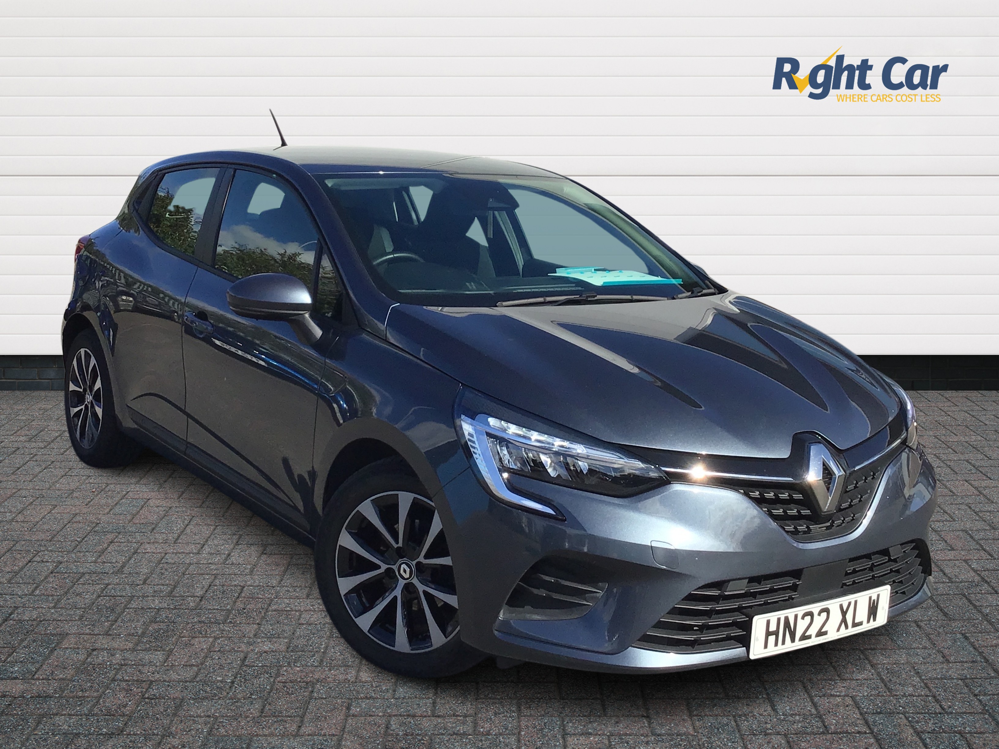 Main listing image - Renault Clio