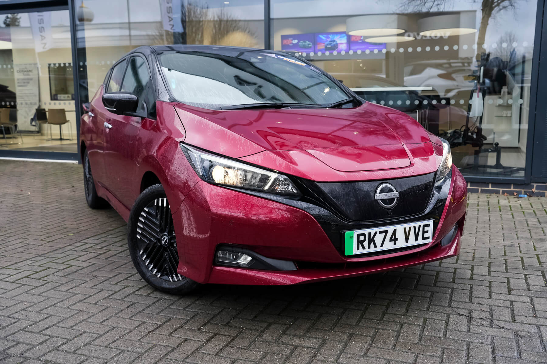 Main listing image - Nissan Leaf