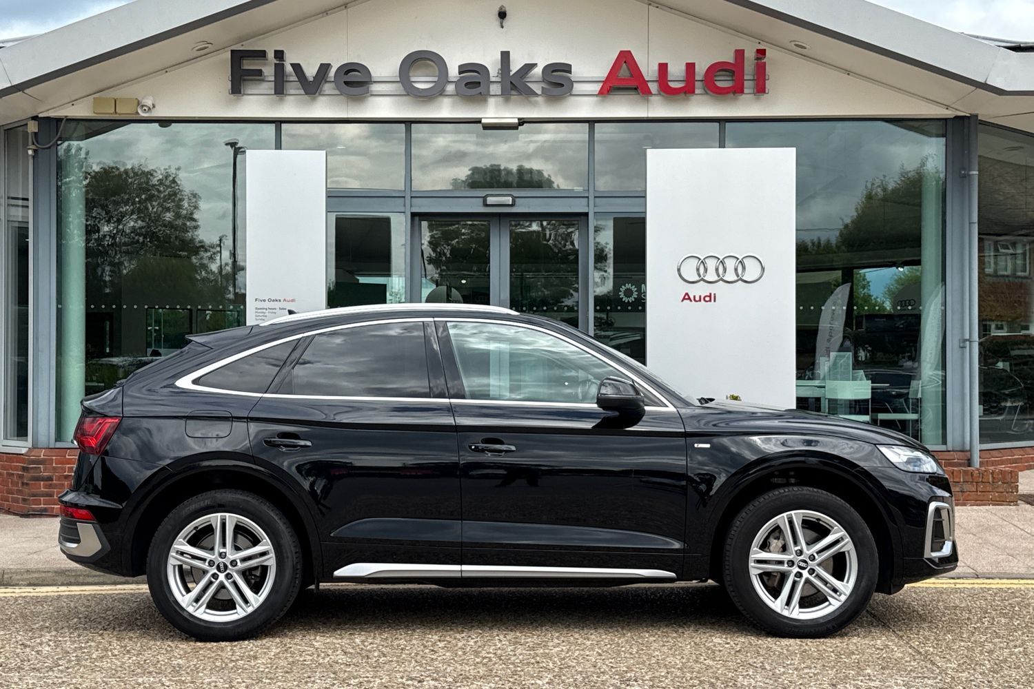 Main listing image - Audi Q5 Sportback