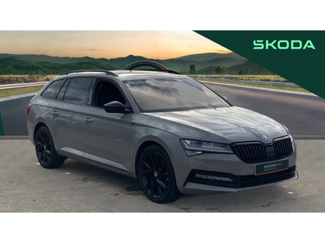 Main listing image - Skoda Superb Estate