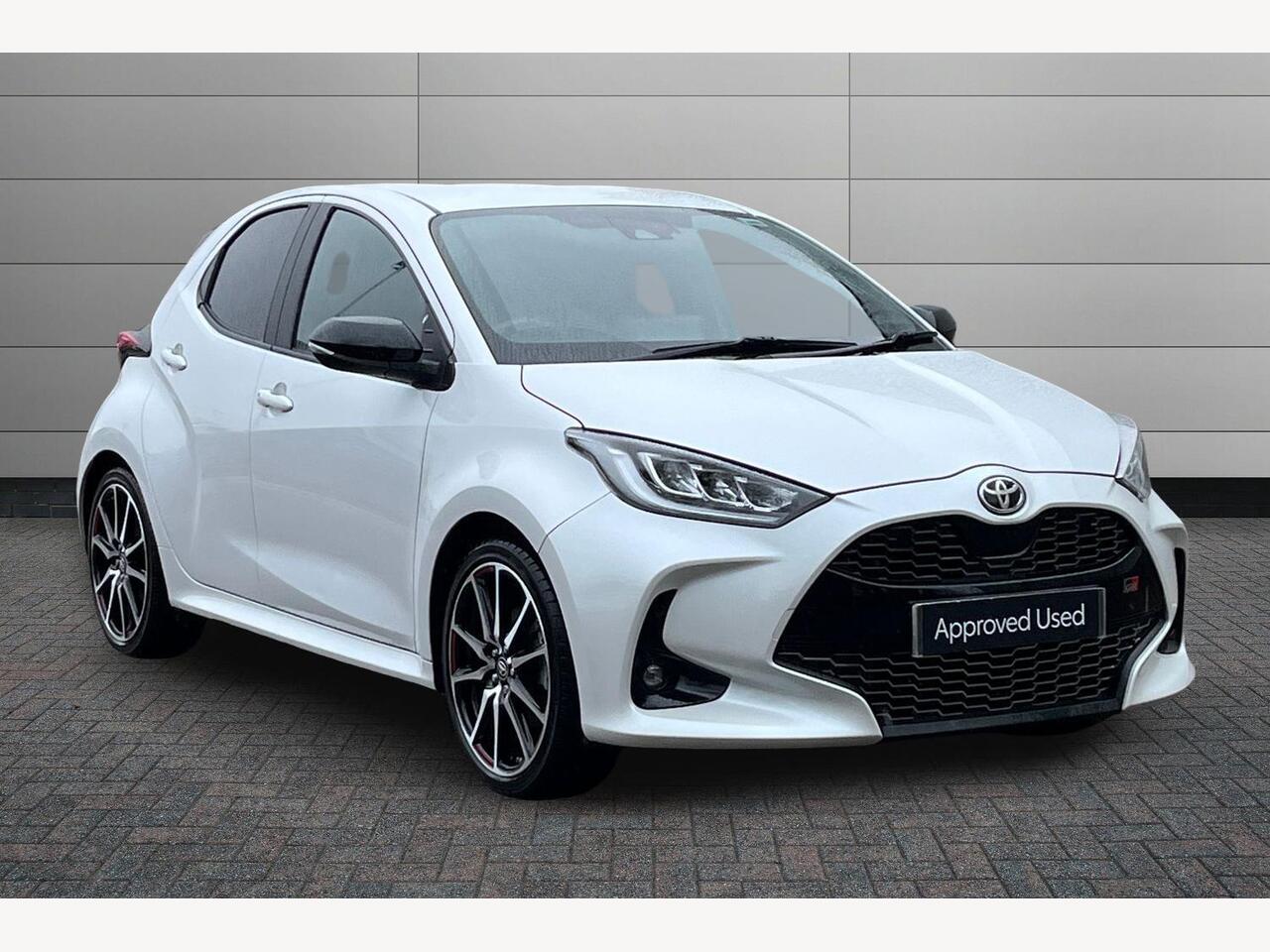 Main listing image - Toyota Yaris