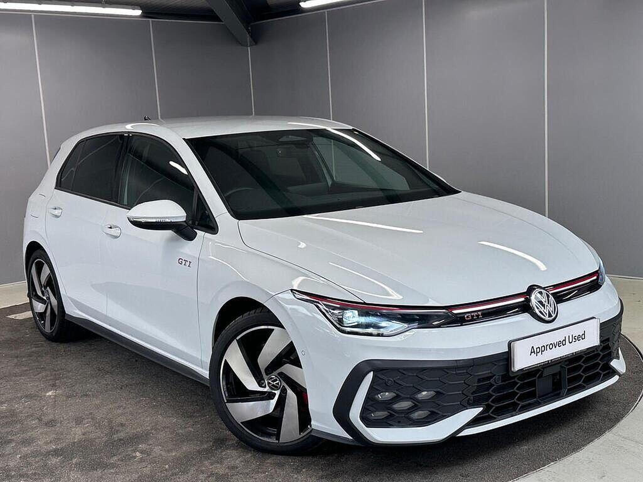 Main listing image - Volkswagen Golf