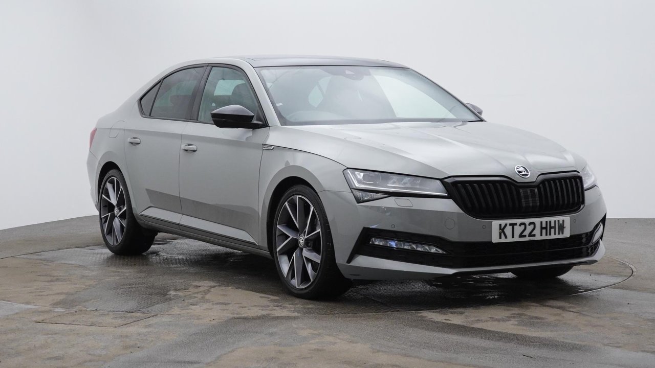 Main listing image - Skoda Superb