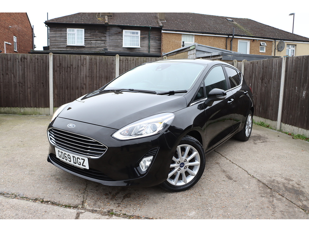 Main listing image - Ford Fiesta