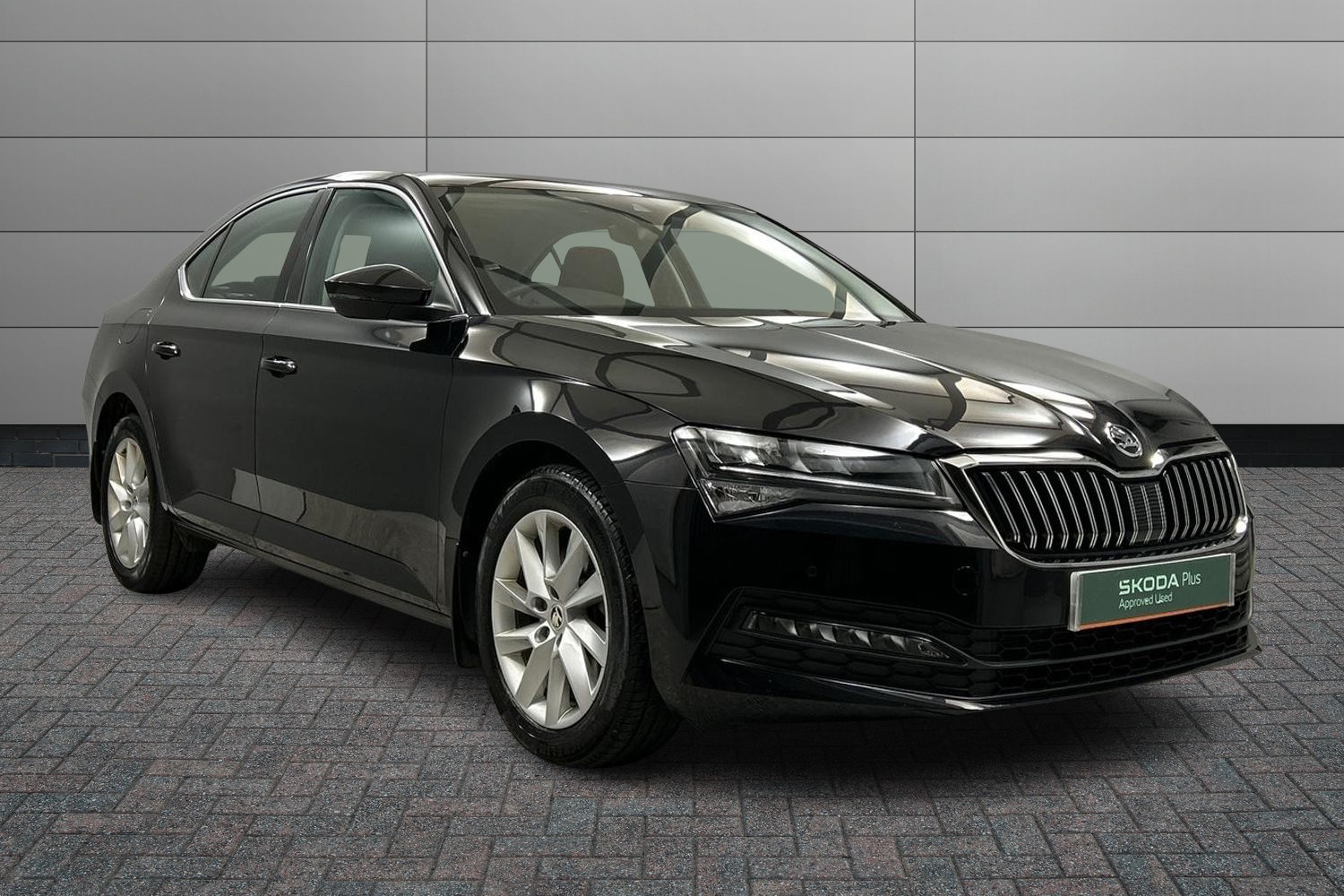 Main listing image - Skoda Superb