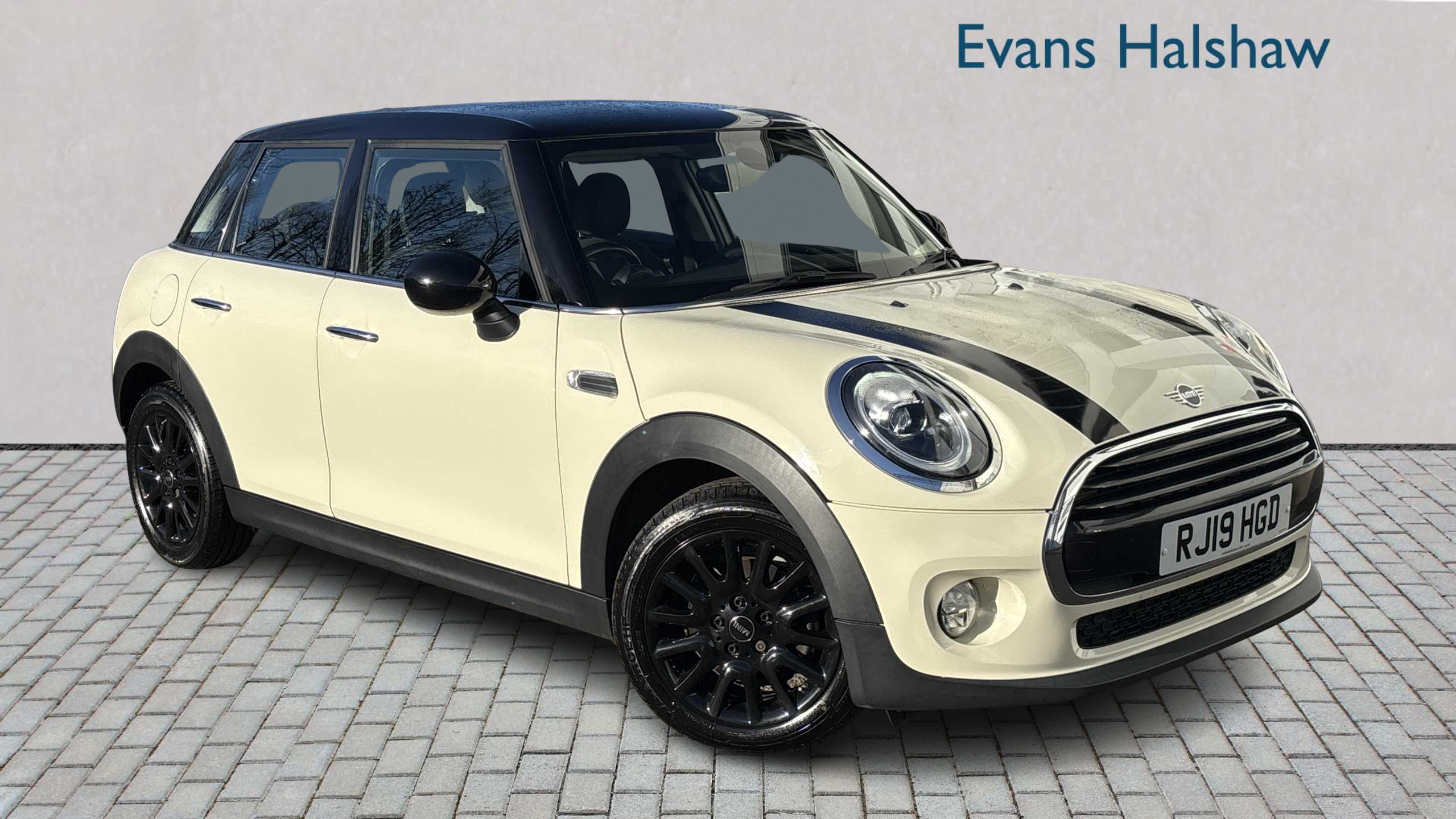 Main listing image - MINI Hatchback 5dr