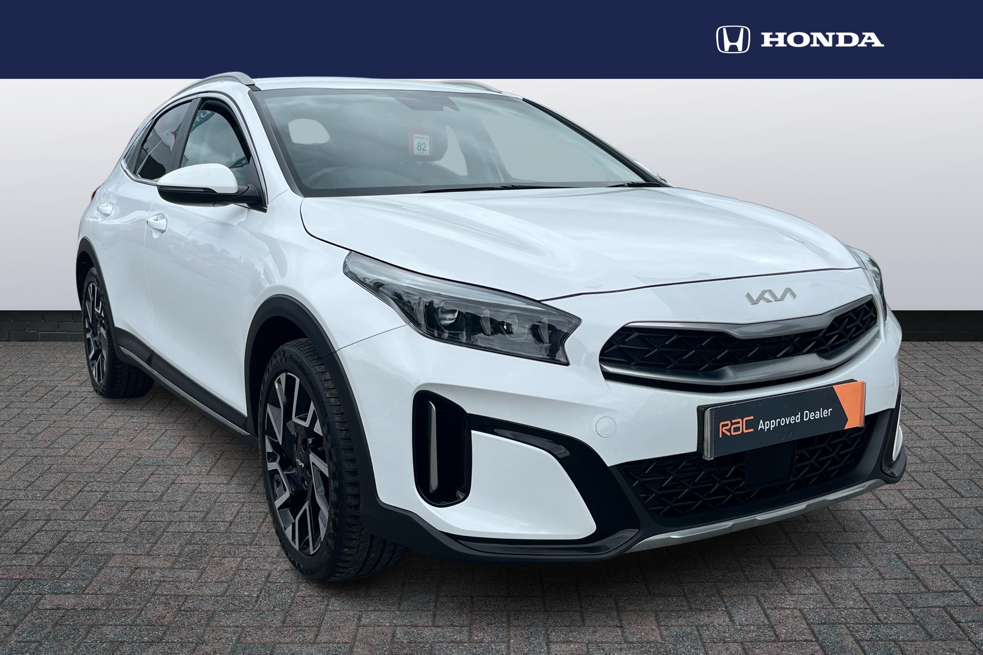 Main listing image - Kia XCeed