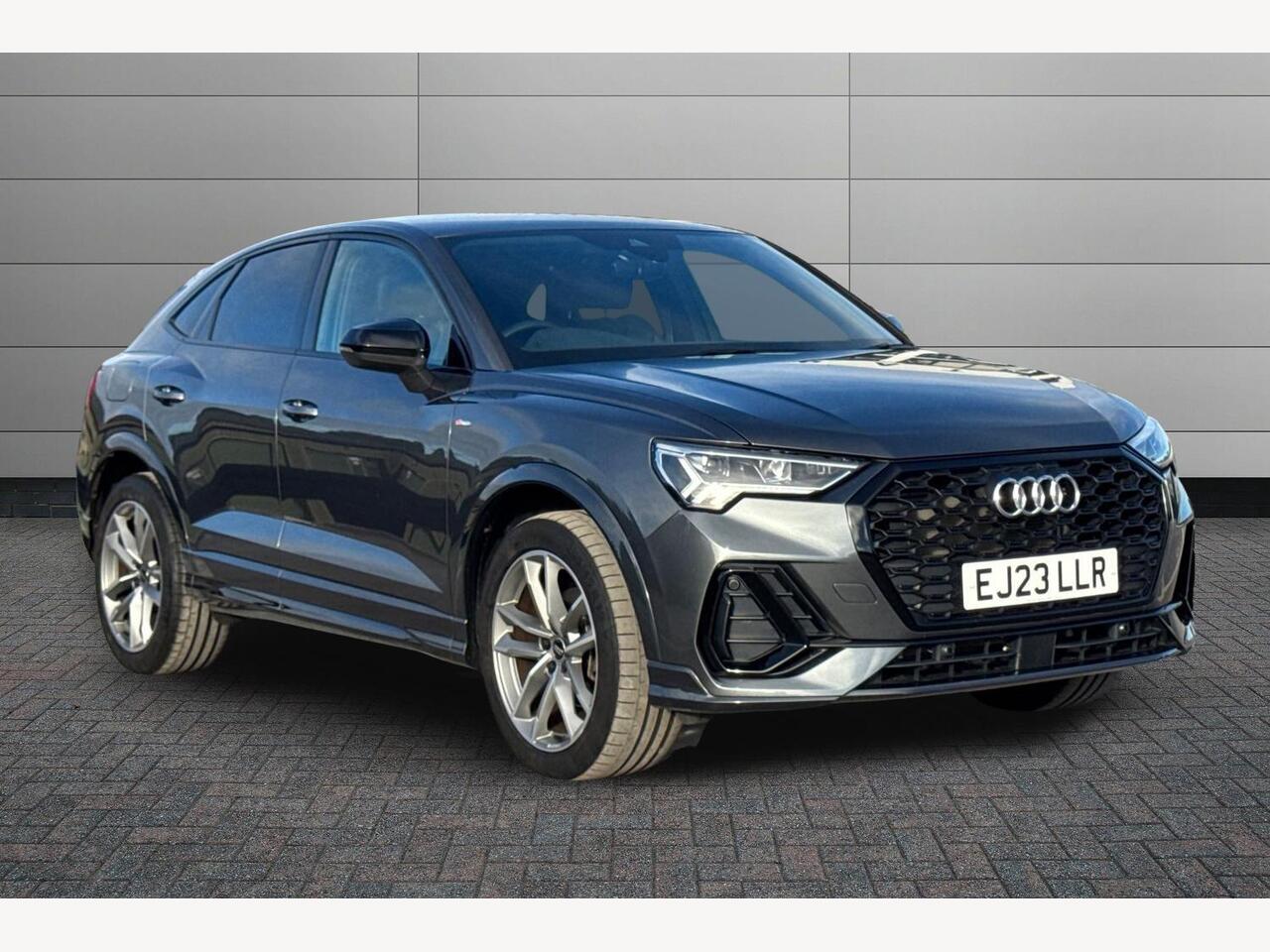 Main listing image - Audi Q3