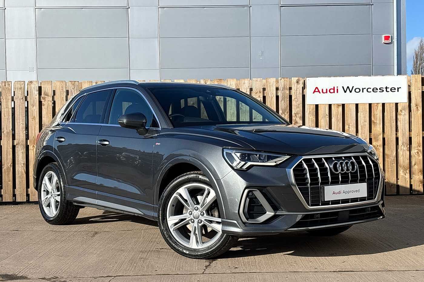 Main listing image - Audi Q3