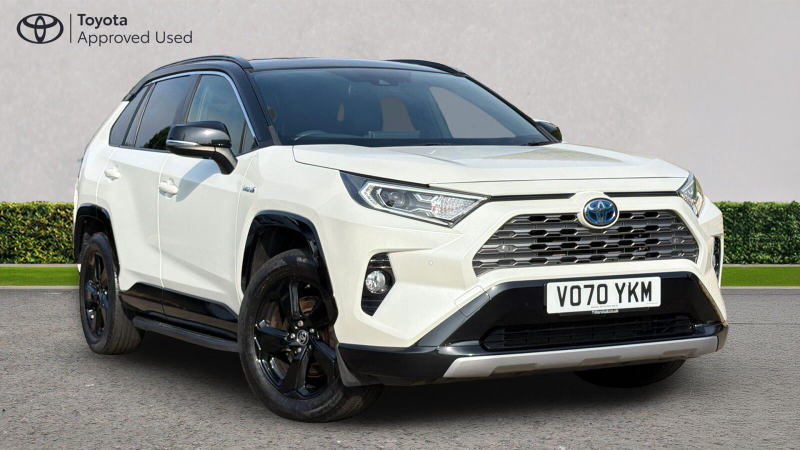 Main listing image - Toyota RAV4