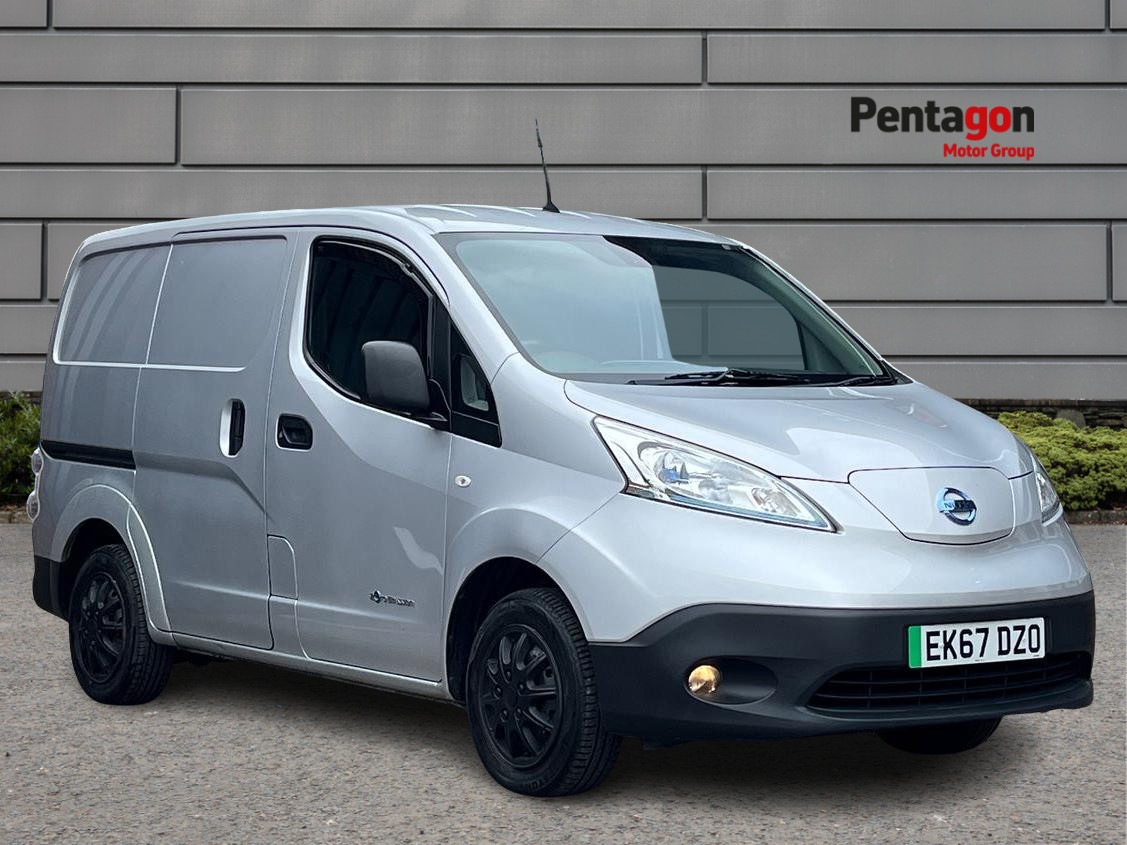 Main listing image - Nissan e-NV200