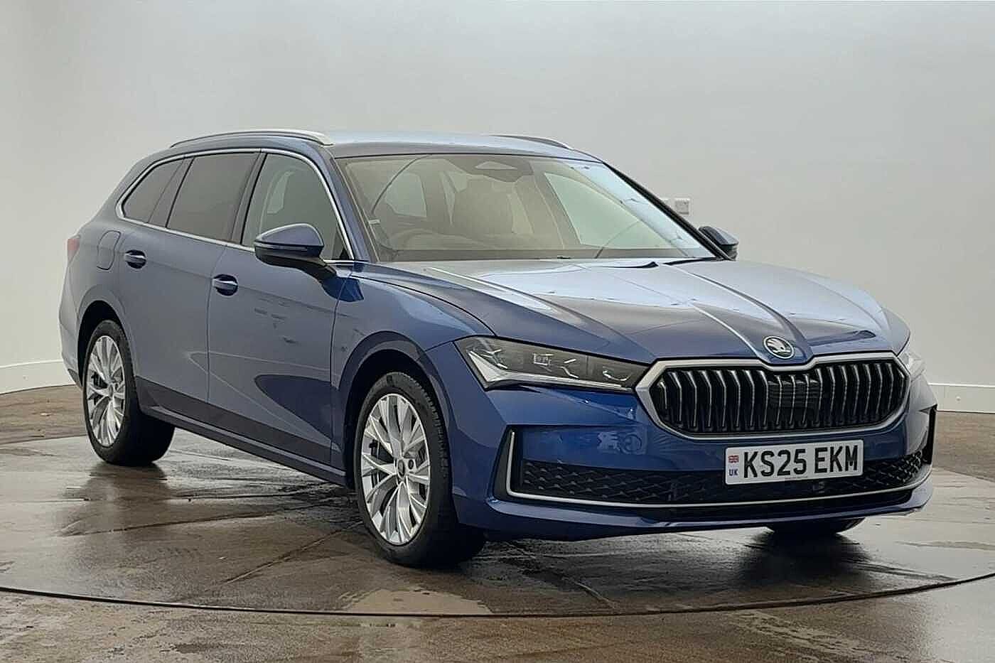 Main listing image - Skoda Superb Estate