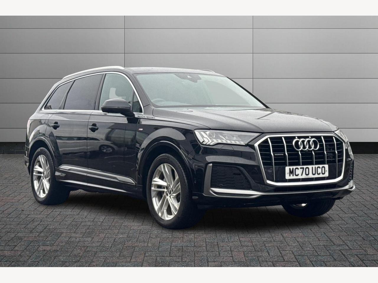 Main listing image - Audi Q7