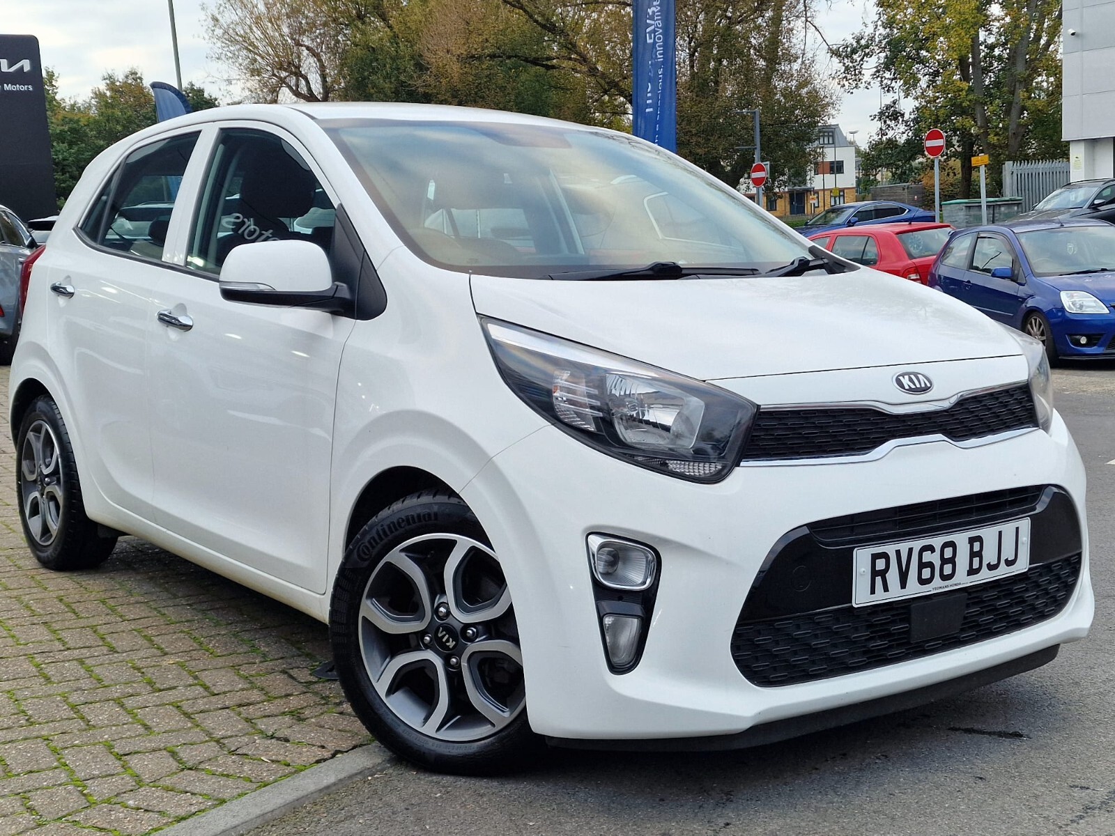 Main listing image - Kia Picanto