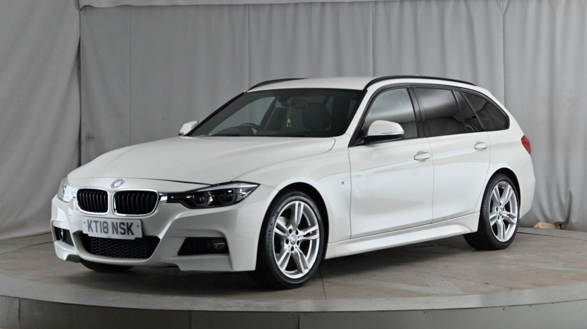 Main listing image - BMW 3 Series Touring