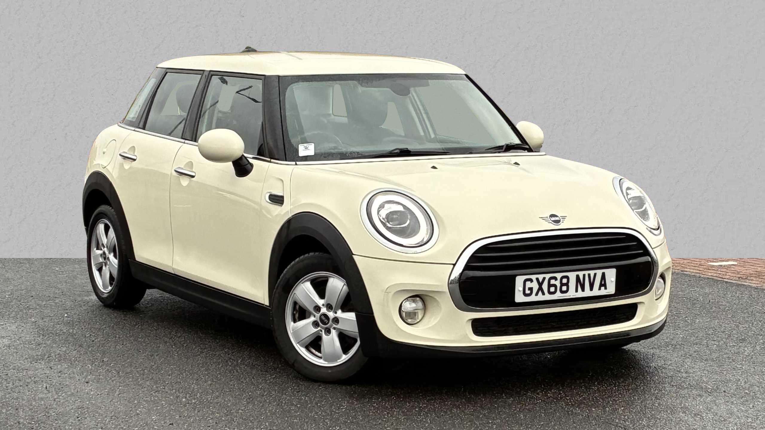 Main listing image - MINI Hatchback 5dr