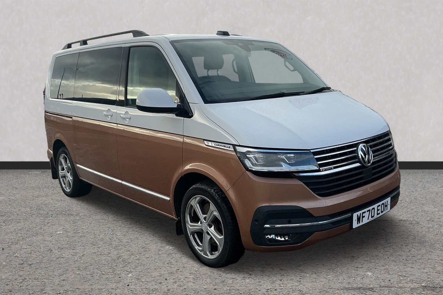 Main listing image - Volkswagen Caravelle