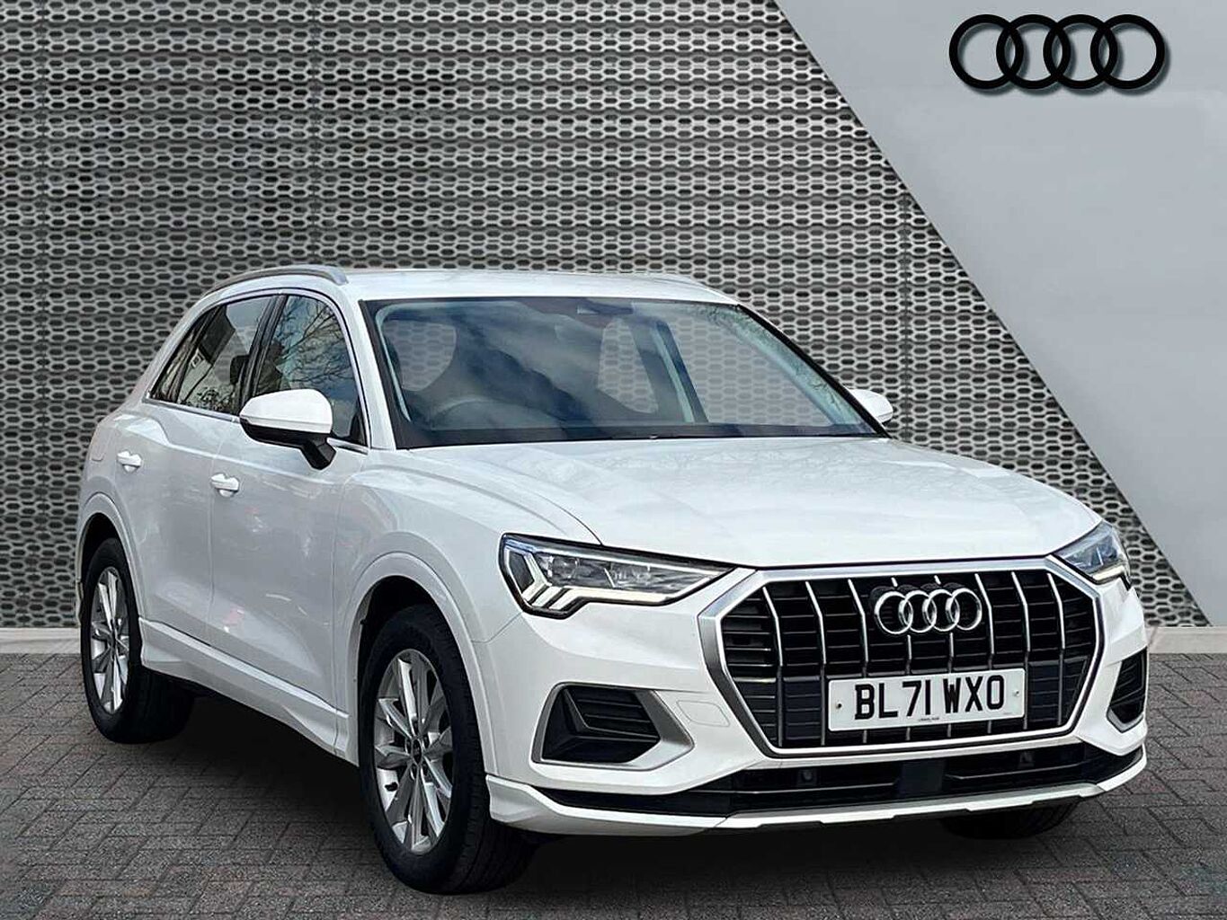 Main listing image - Audi Q3