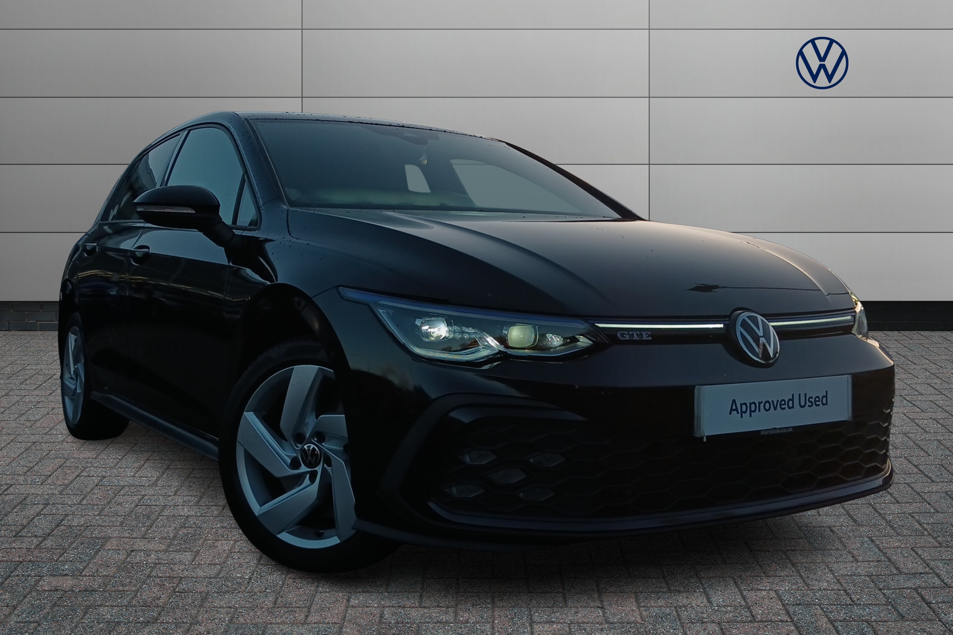 Main listing image - Volkswagen Golf GTE