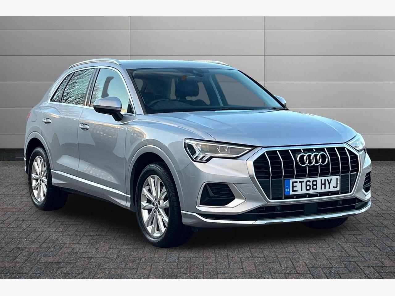 Main listing image - Audi Q3