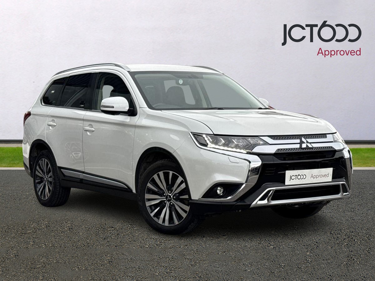 Main listing image - Mitsubishi Outlander