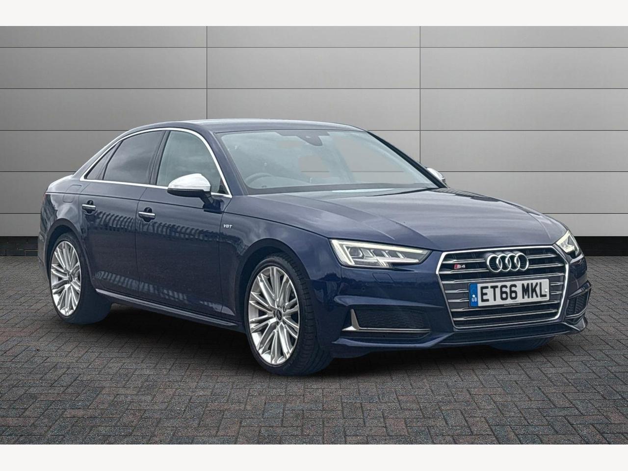 Main listing image - Audi S4