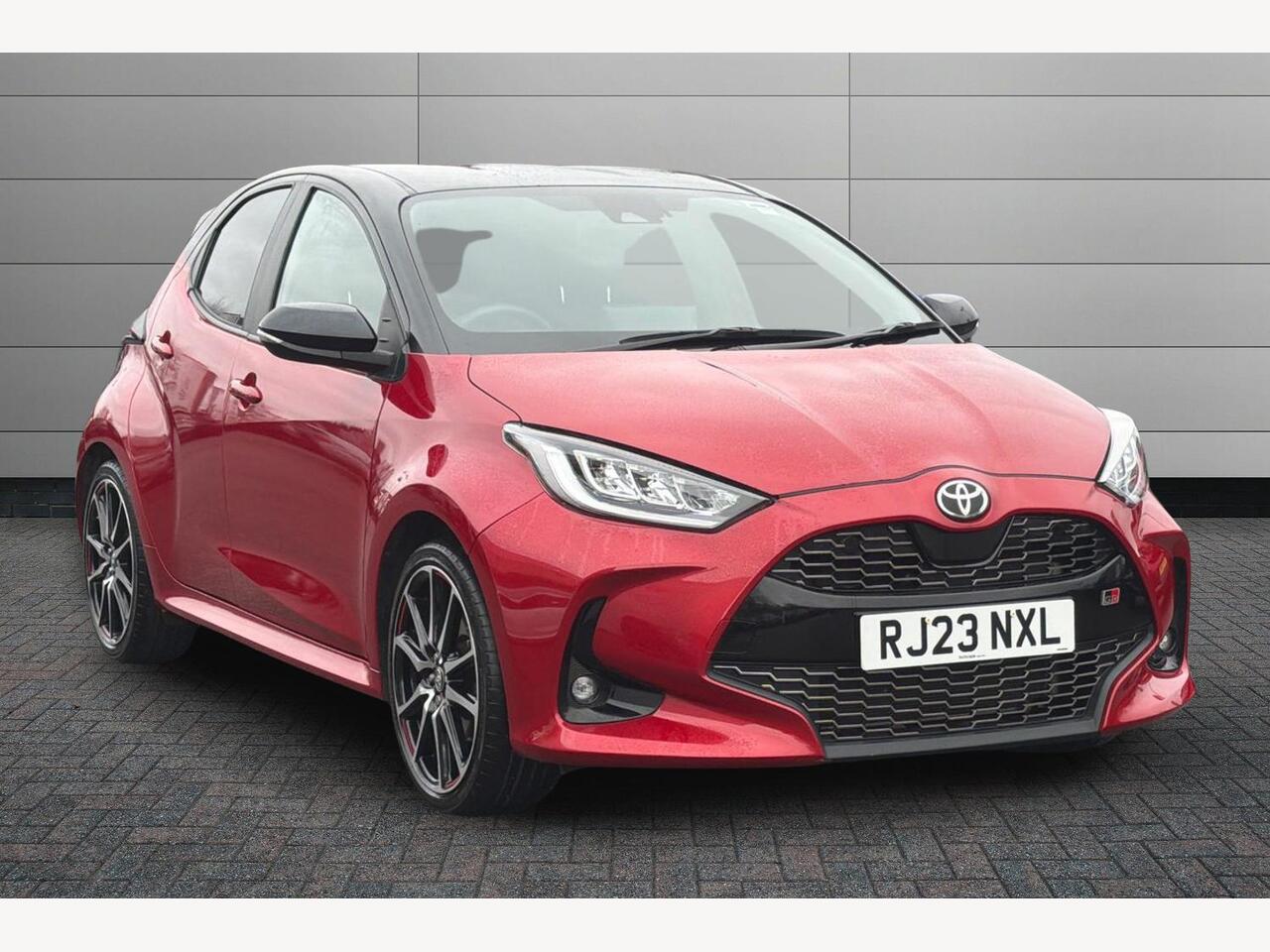 Main listing image - Toyota Yaris