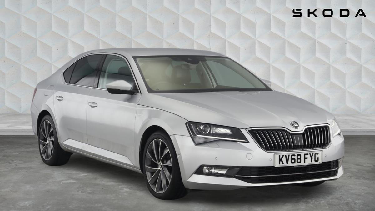 Main listing image - Skoda Superb