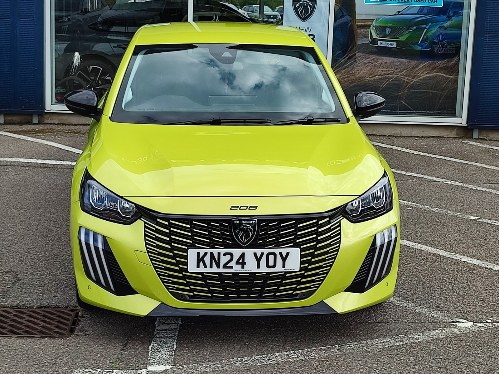 Main listing image - Peugeot 208