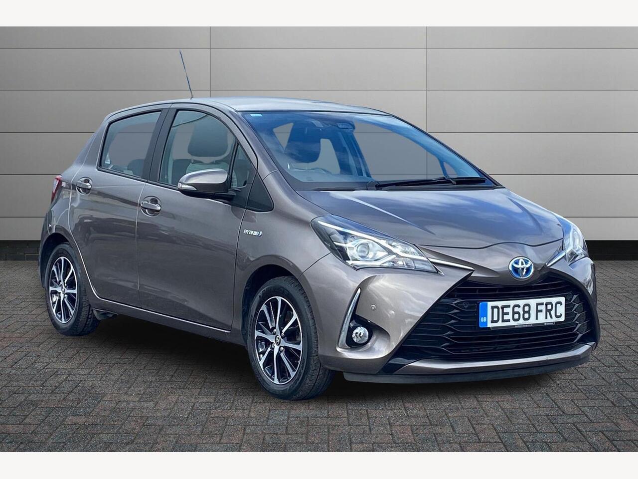 Main listing image - Toyota Yaris