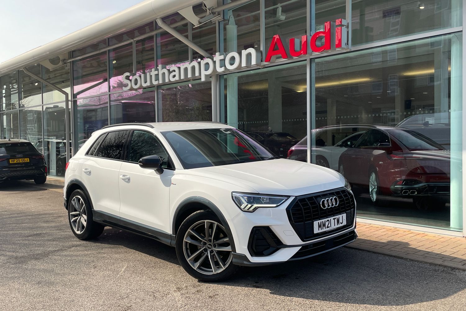 Main listing image - Audi Q3