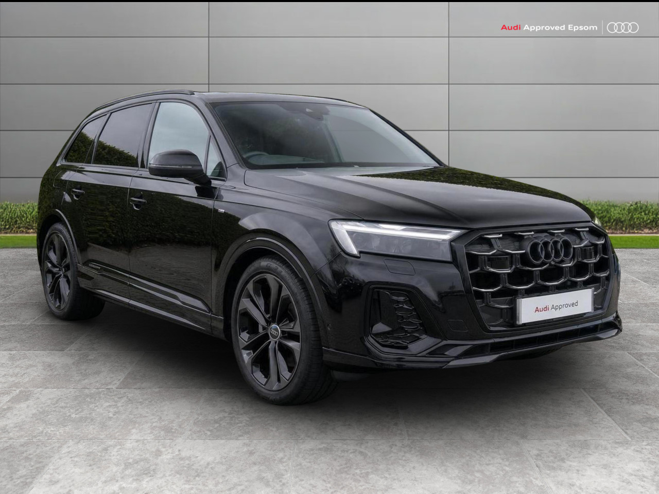 Main listing image - Audi Q7