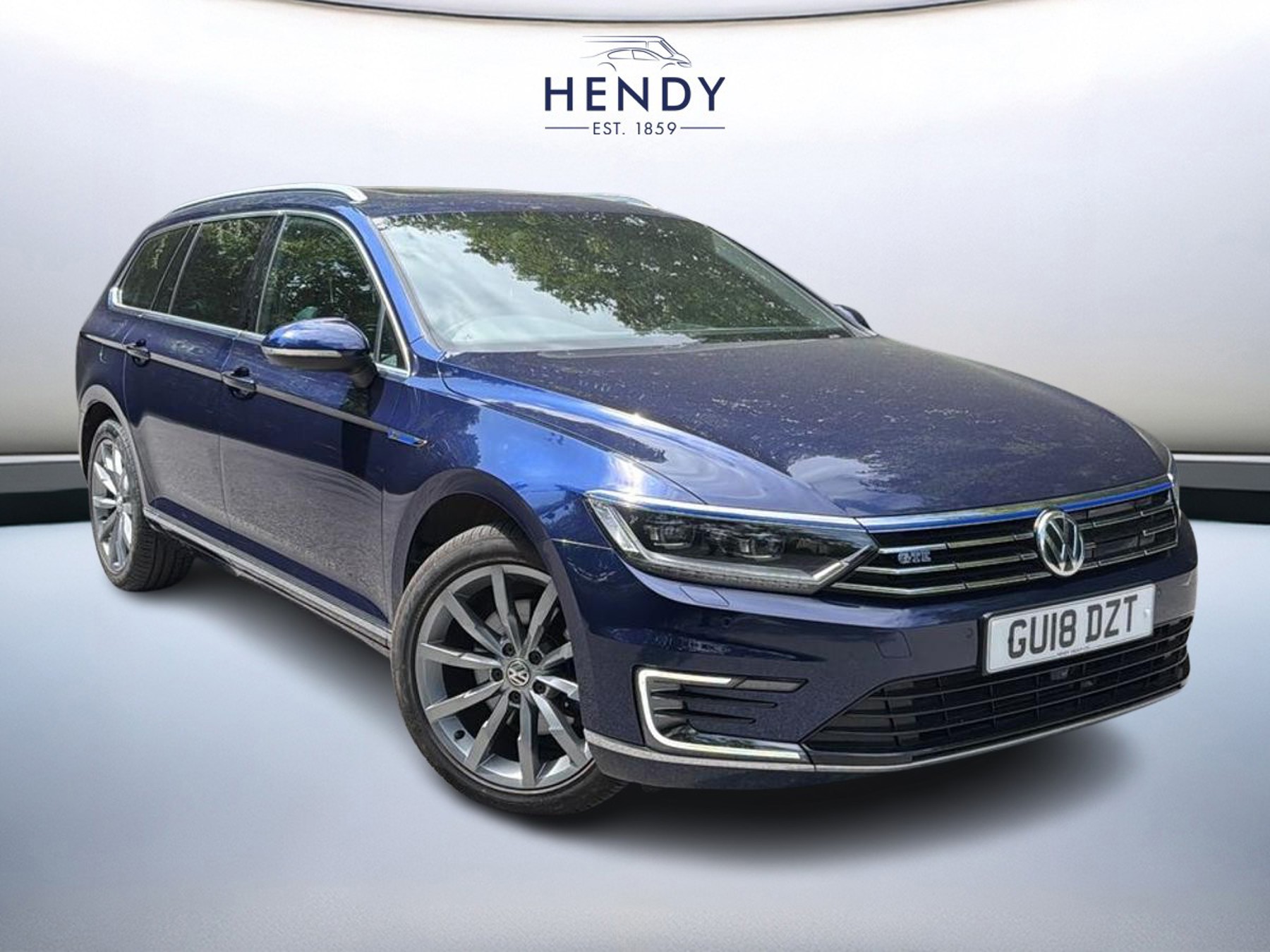 Main listing image - Volkswagen Passat