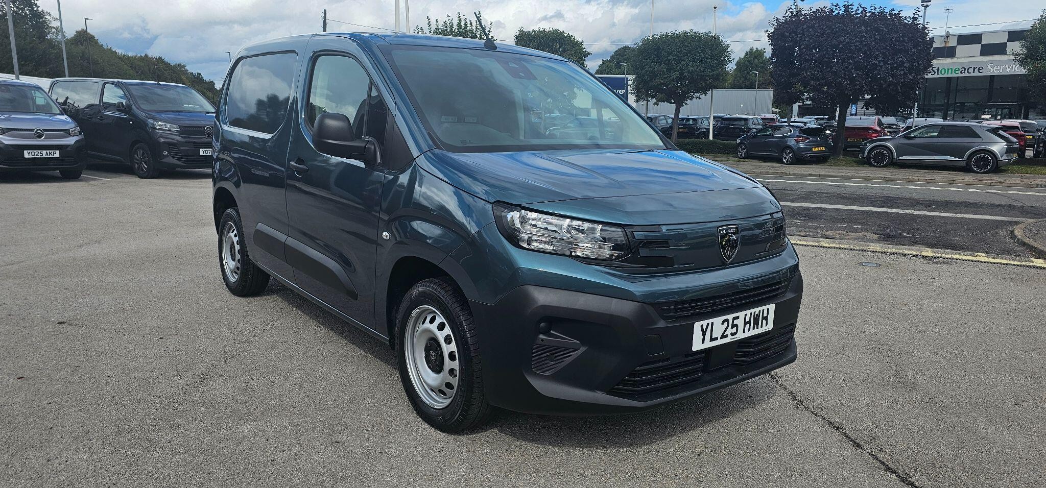Main listing image - Peugeot Partner