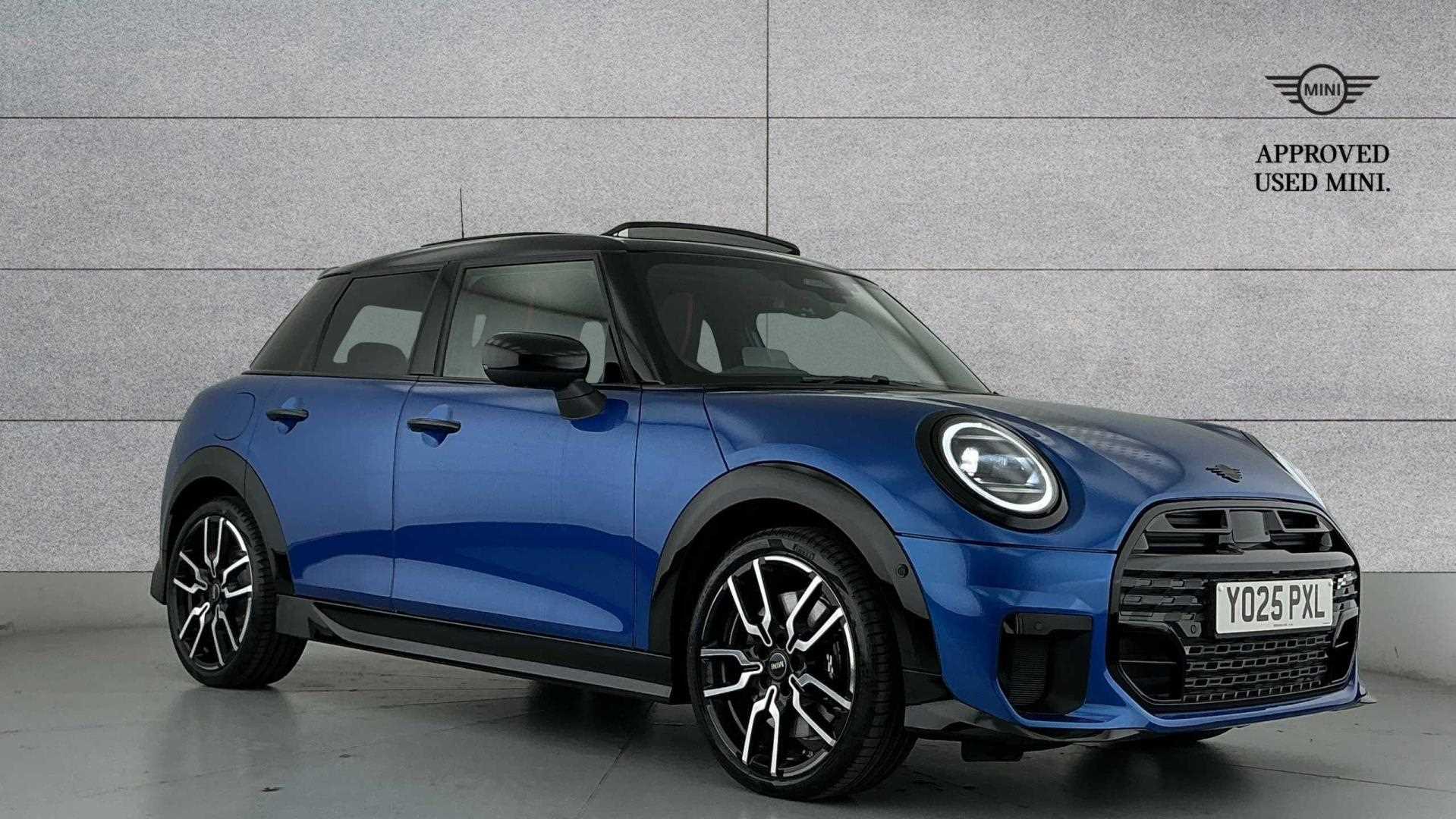 Main listing image - MINI Hatchback 5dr