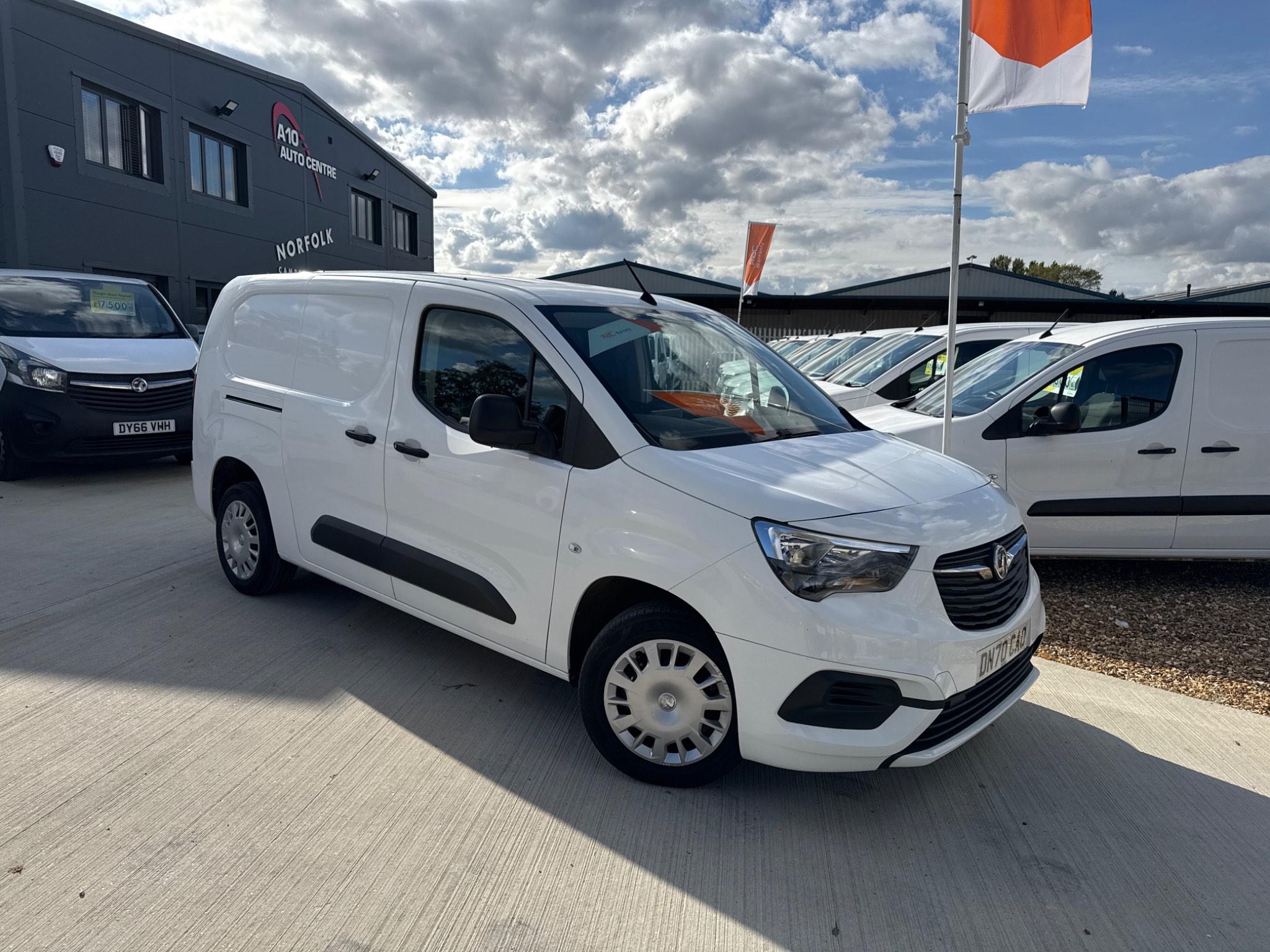 Main listing image - Vauxhall Combo Cargo