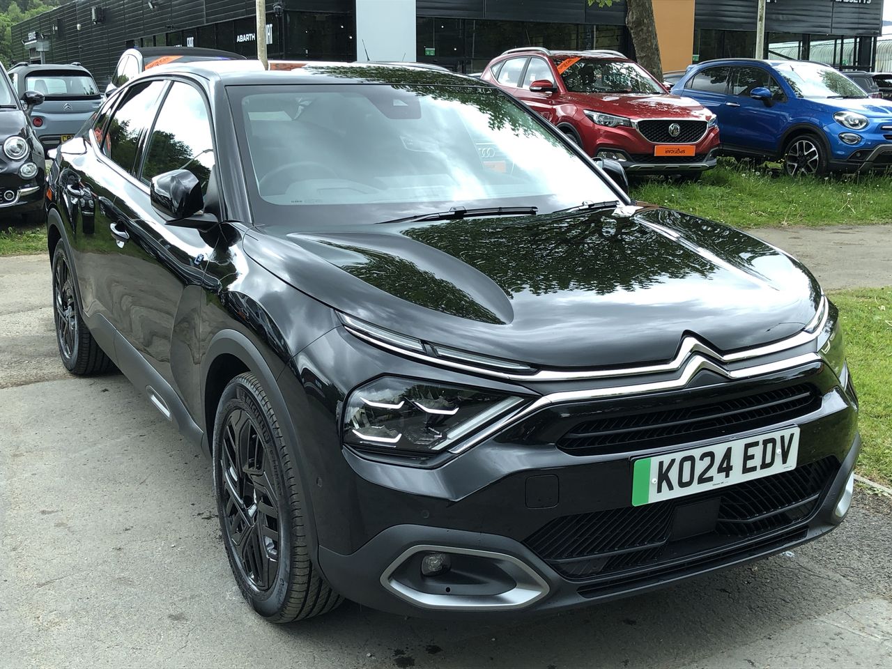Main listing image - Citroen C4 X